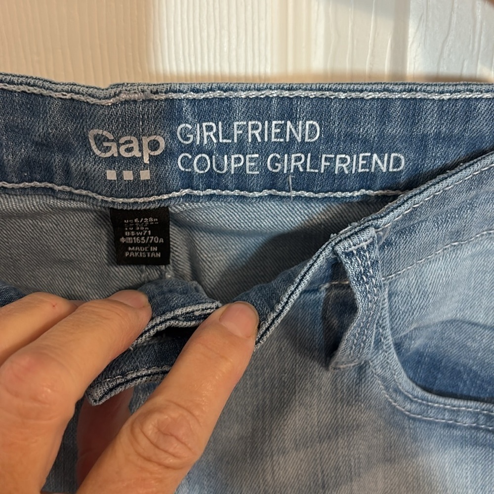 Gap Girlfriend Jeans, size 6 - Picture 4 of 8